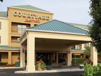Courtyard Granville Hotel 3*